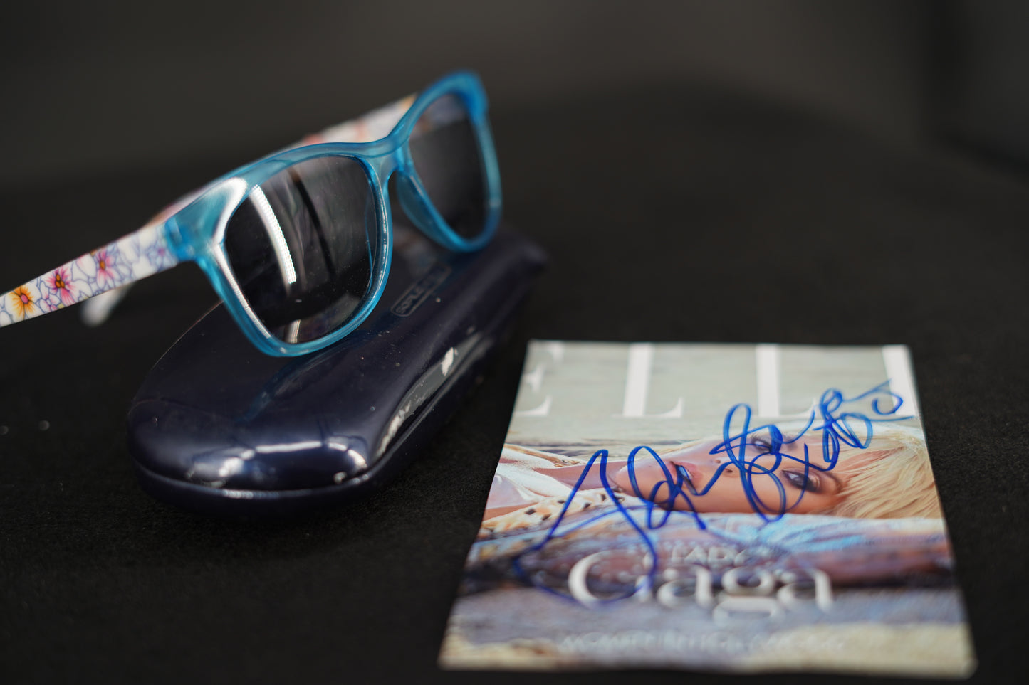 Lady Gaga worn Sun Glasses - Cover of ELLE magazine and Autographed picture