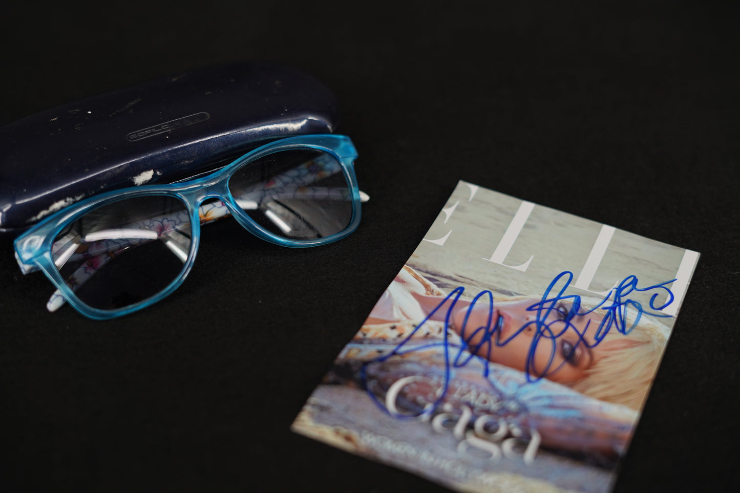 Lady Gaga worn Sun Glasses - Cover of ELLE magazine and Autographed picture