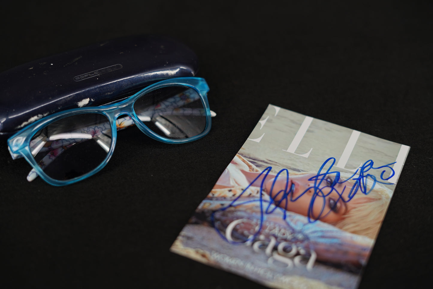 Lady Gaga worn Sun Glasses - Cover of ELLE magazine and Autographed picture