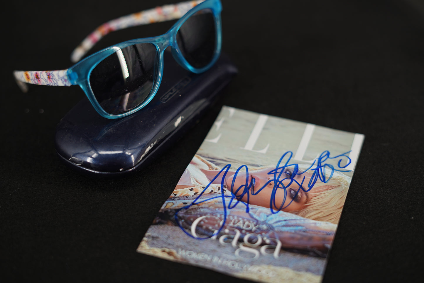 Lady Gaga worn Sun Glasses - Cover of ELLE magazine and Autographed picture
