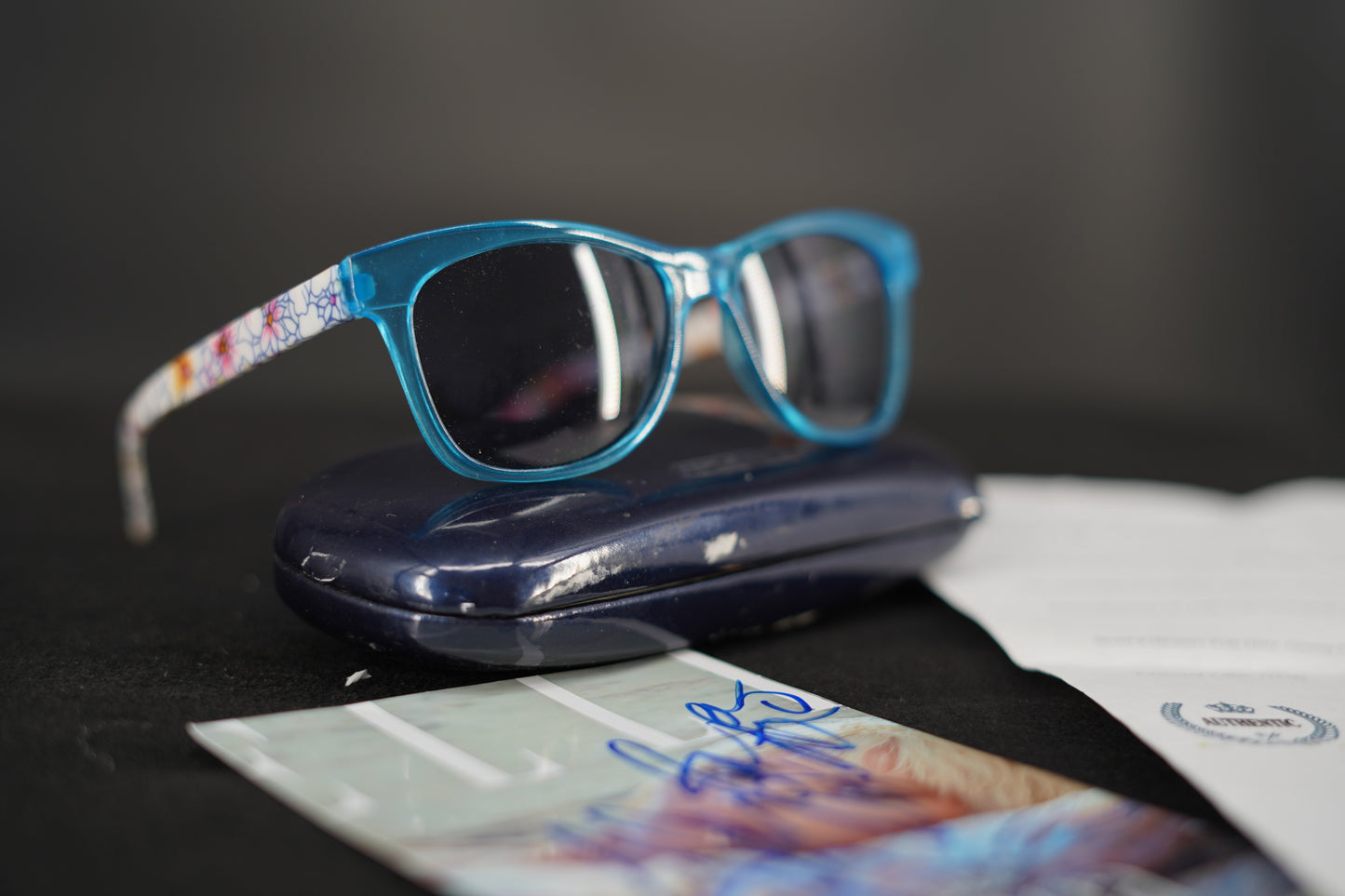 Lady Gaga worn Sun Glasses - Cover of ELLE magazine and Autographed picture